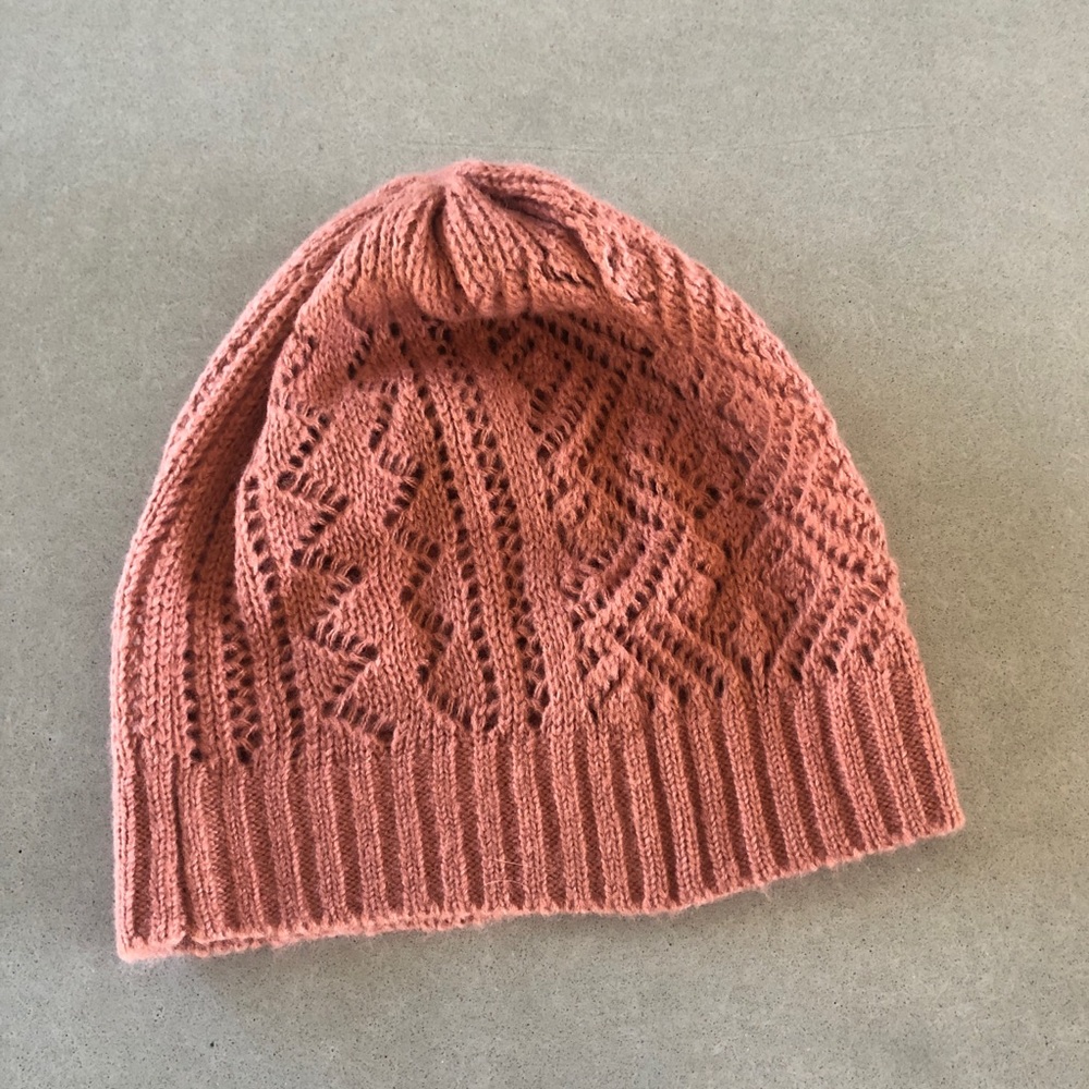 AEO rose beanie